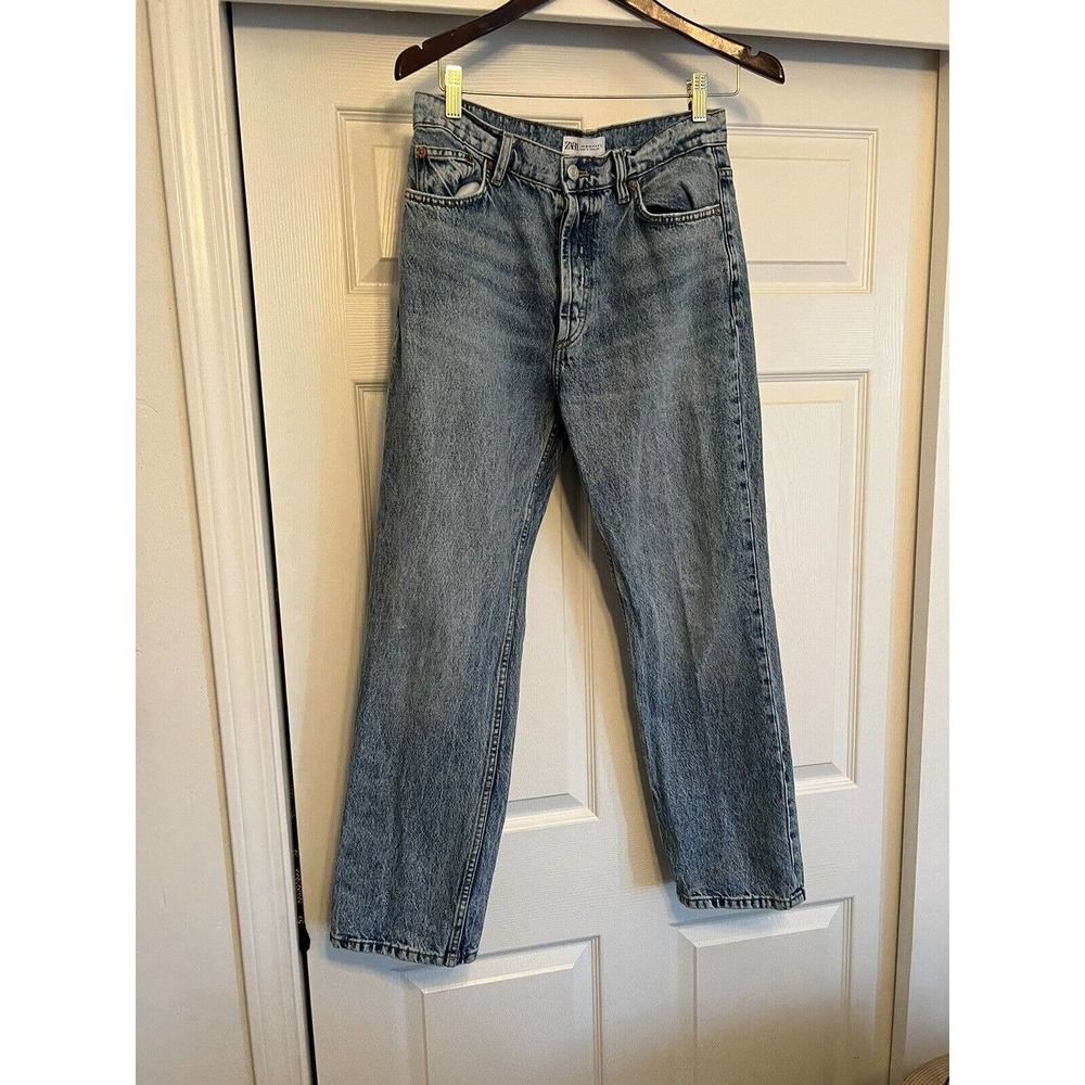 Zara High Waisted straight leg Jeans Size 6 Light Wash Button Fly